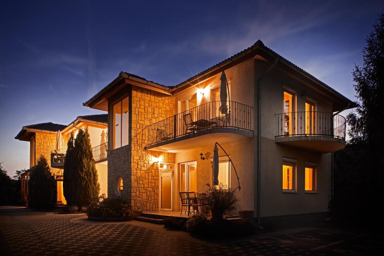 Balatonlelle Apartmanhaz 외부 사진